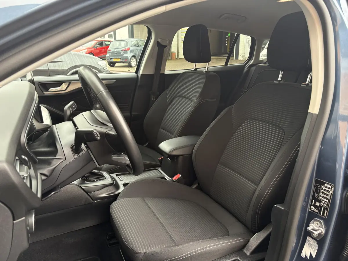 1.0 EcoBoost Hybrid 155pk AUTOMAAT TITANIUM/NAVI/LED/LMV/NL-AUTO