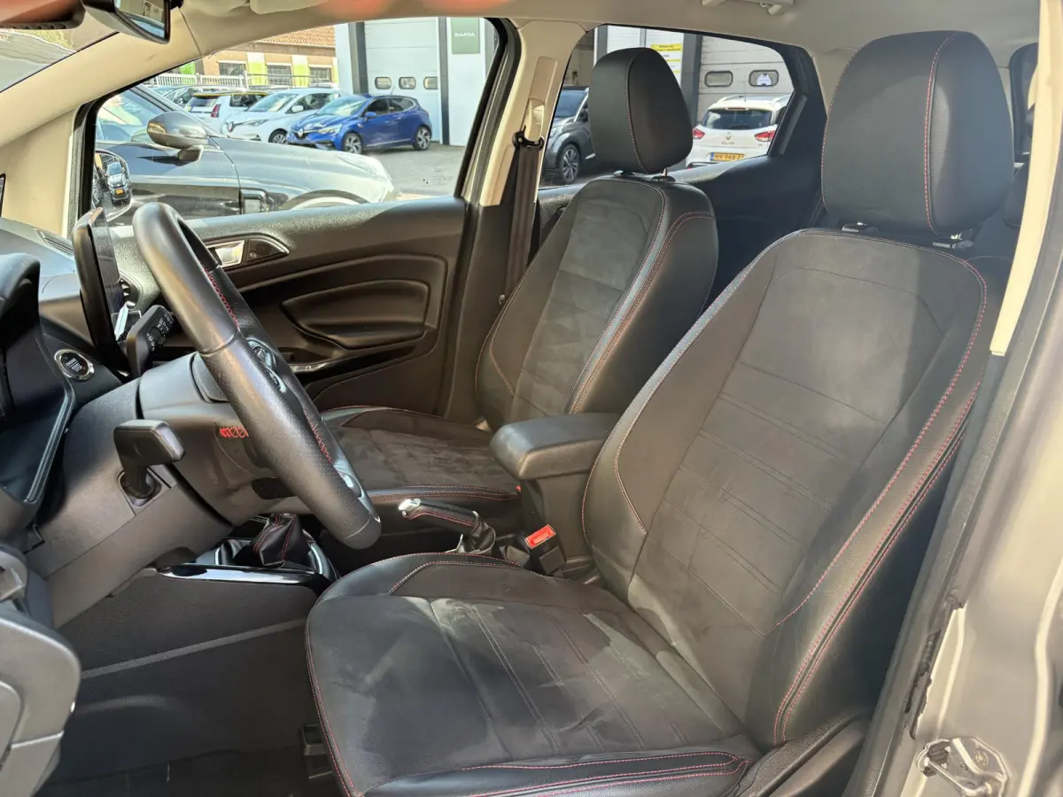 1.0 EcoBoost 125pk ST-Line X WINTERPACK/CARPLAY/NL-AUTO/1E EIG.