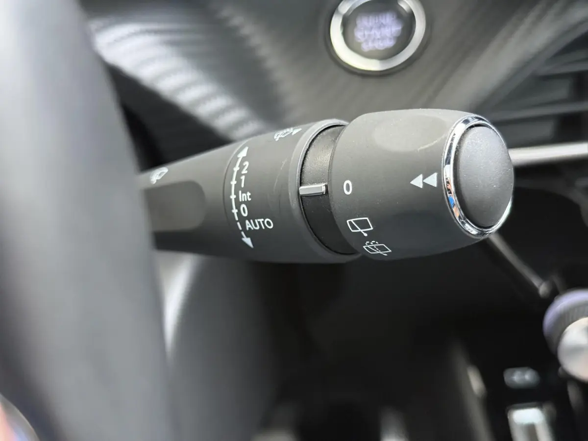 GT 136pk 50 kWh | Accu 95% | Navigatie | Panorama dak | Automatische airco | Camera achter | Parkeersensoren | 3D i-Cockpit | Lichtmetalen velgen | Full LED koplampen | Apple Carplay en Andr