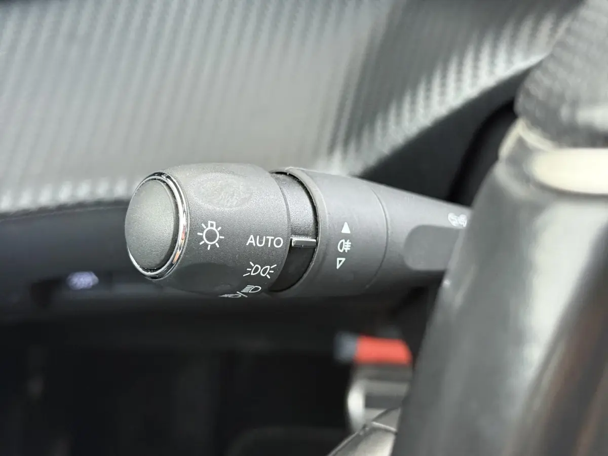GT 136pk 50 kWh | Accu 95% | Navigatie | Panorama dak | Automatische airco | Camera achter | Parkeersensoren | 3D i-Cockpit | Lichtmetalen velgen | Full LED koplampen | Apple Carplay en Andr