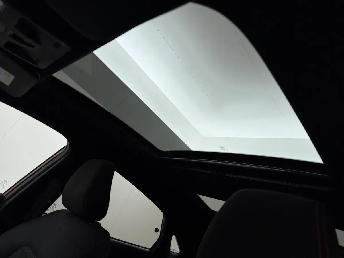 1.0 EcoBoost ST-Line X Vignale | ELEK. SCHUIF/ KANTELDAK | ELEK. ACHTERKLEP | STOEL-STUURVERWARMING | ADAPTIEVE CRUISE CONTROL | VOORRUIT VERWARMING