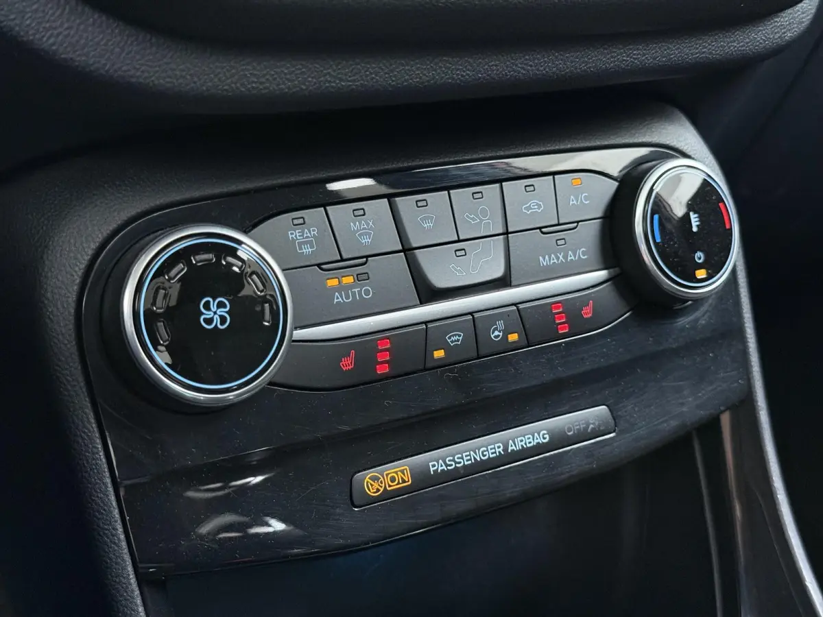 1.0 EcoBoost ST-Line X Vignale | ELEK. SCHUIF/ KANTELDAK | ELEK. ACHTERKLEP | STOEL-STUURVERWARMING | ADAPTIEVE CRUISE CONTROL | VOORRUIT VERWARMING