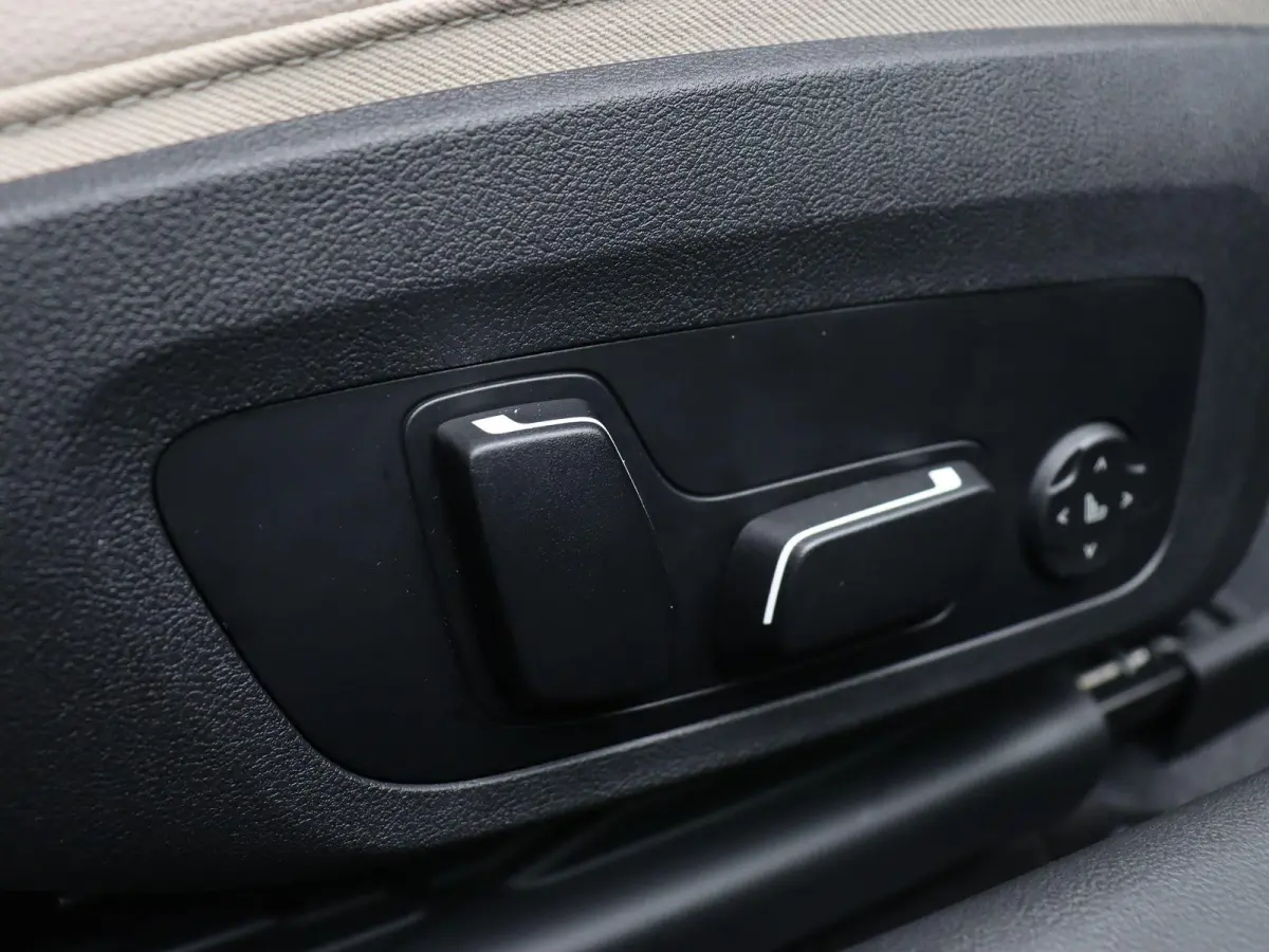 230i M Sportpakket Pro | Innovation Pack | Premium Pack | Comfort Access | Schuifdak | Elektrisch Verstelbare Sportstoelen | Active Cruise Control | Harman Kardon