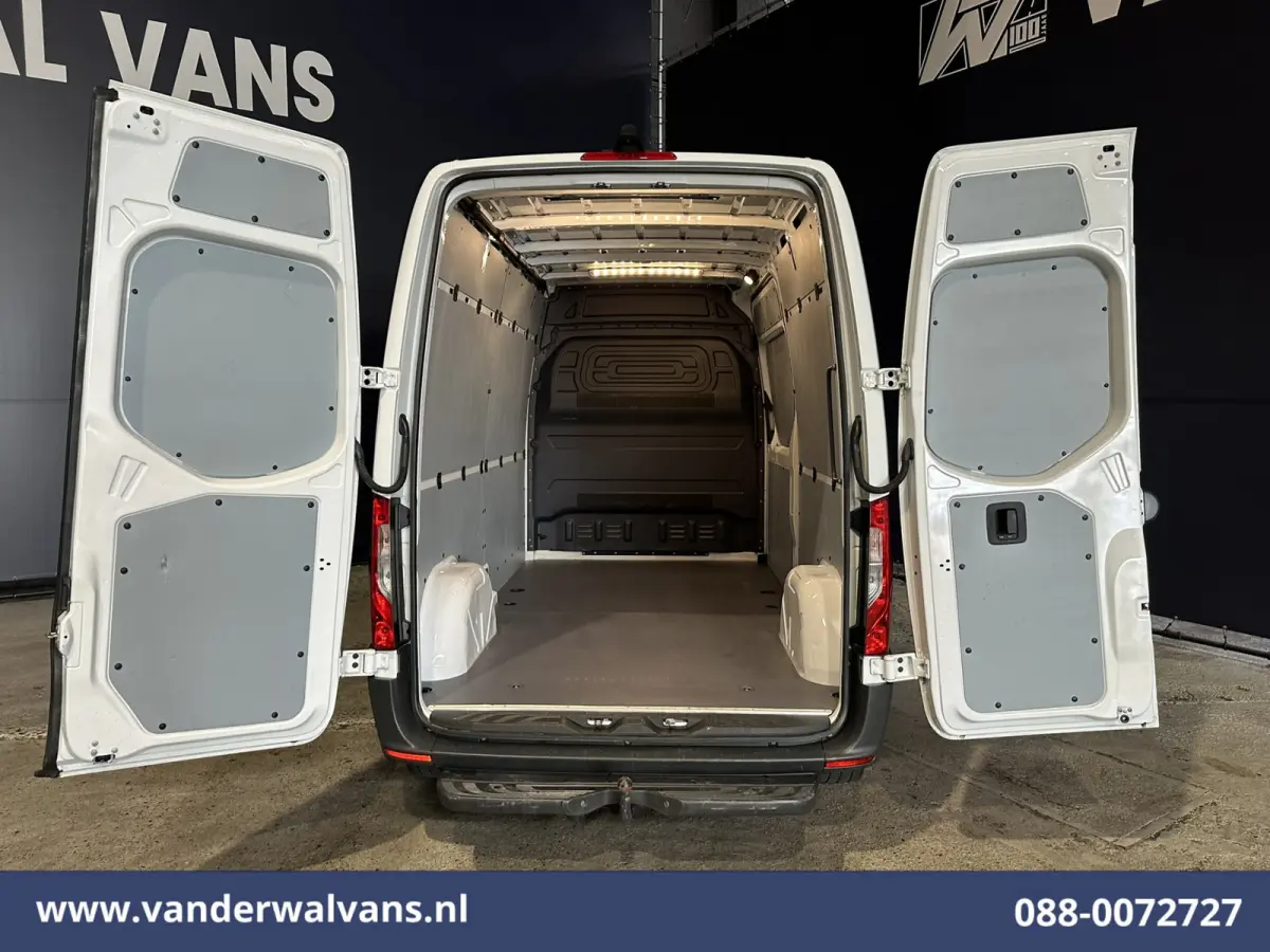211 CDI 115pk L2H2 Euro6 Airco | Camera | Trekhaak Bijrijdersbank