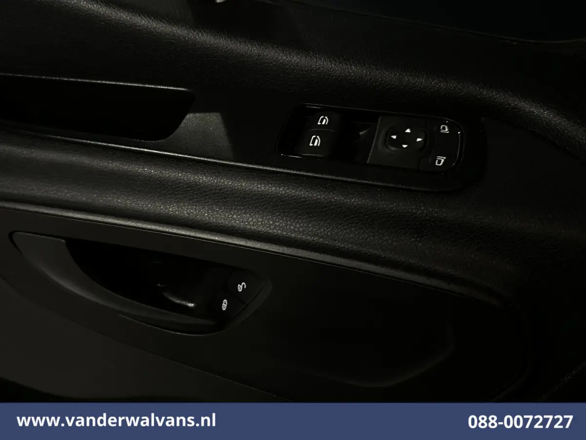 211 CDI 115pk L2H2 Euro6 Airco | Camera | Trekhaak Bijrijdersbank