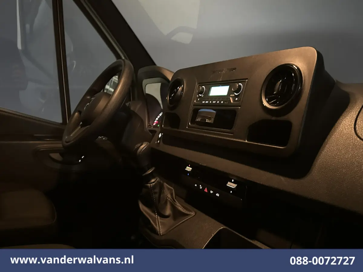 211 CDI 115pk L2H2 Euro6 Airco | Camera | Trekhaak Bijrijdersbank