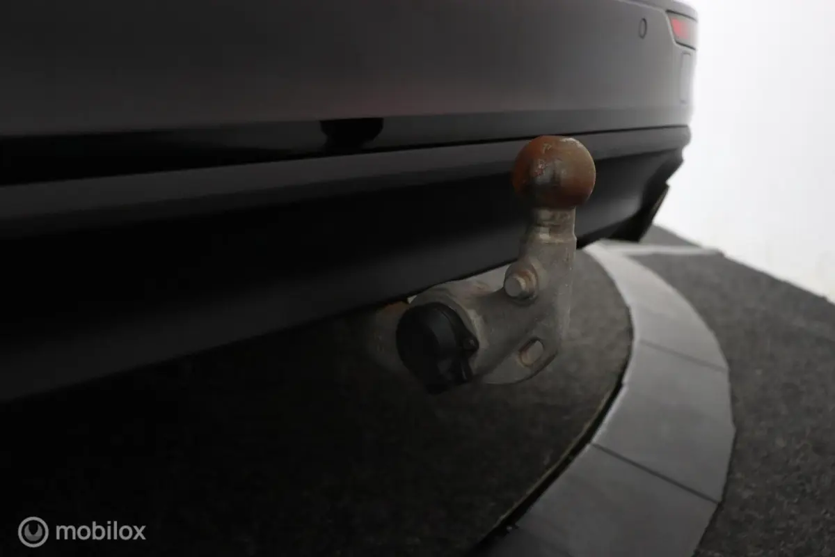 2.0 T5 Momentum | Trekhaak | Parkeersensoren Achter | Cruise Control|Climate Control Navigatie