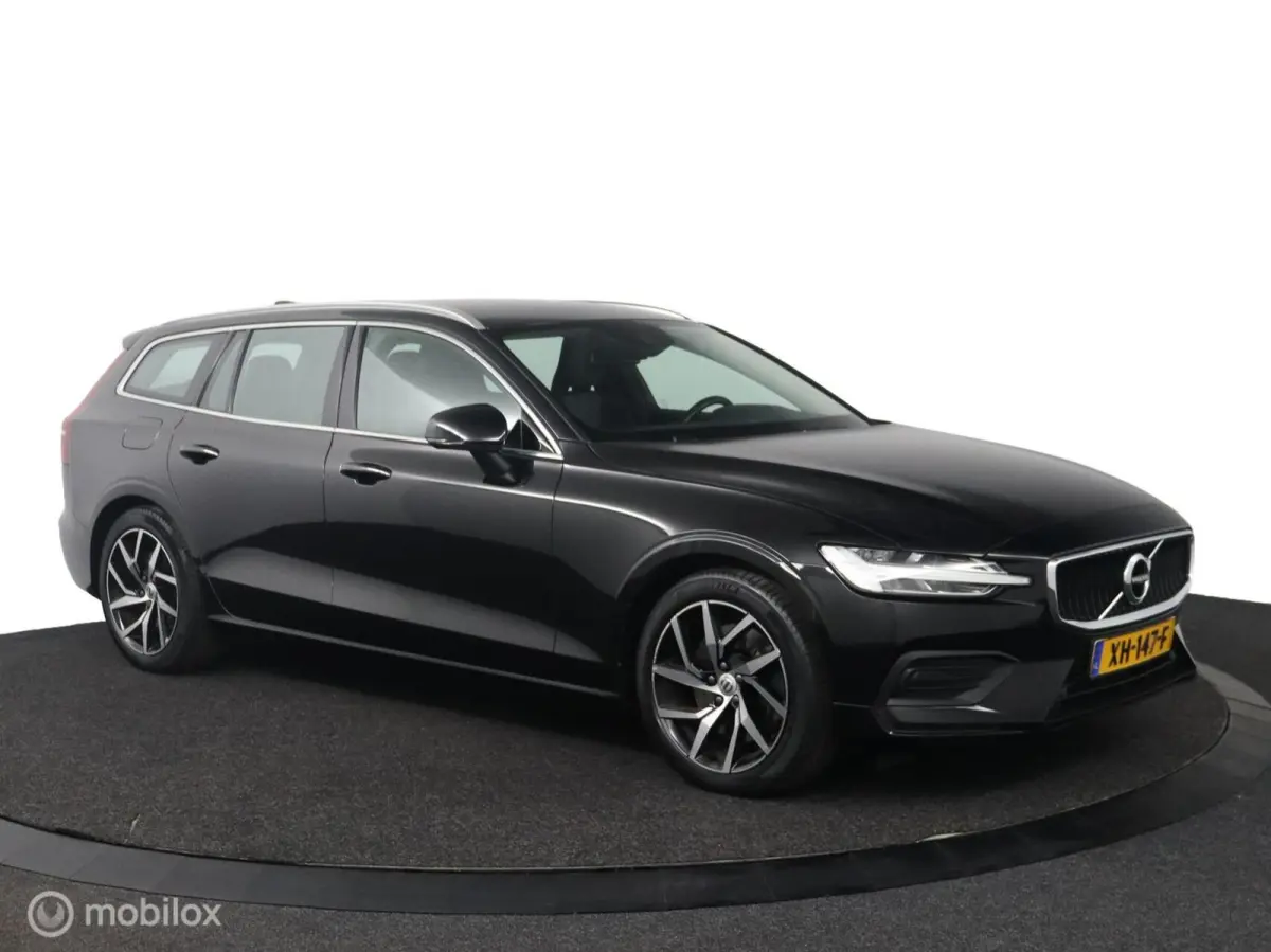 2.0 T5 Momentum | Trekhaak | Parkeersensoren Achter | Cruise Control|Climate Control Navigatie