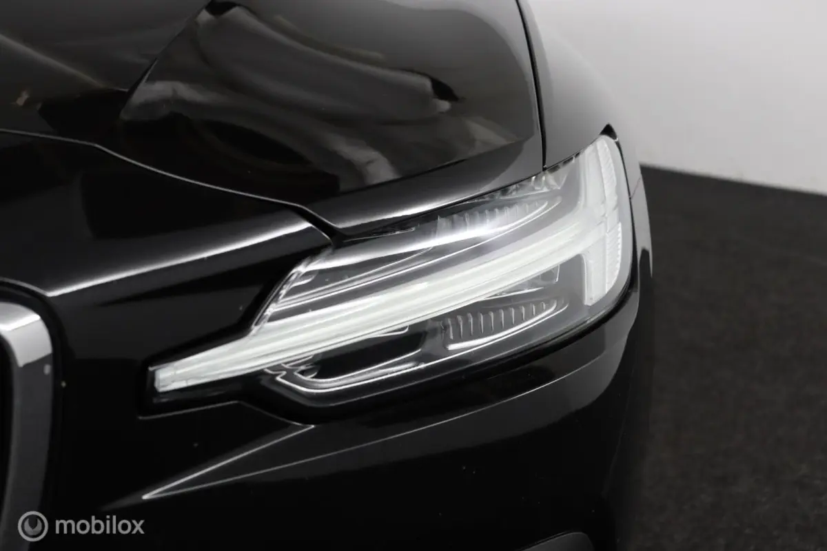 2.0 T5 Momentum | Trekhaak | Parkeersensoren Achter | Cruise Control|Climate Control Navigatie