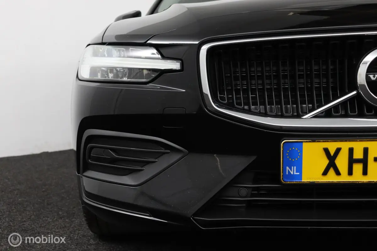 2.0 T5 Momentum | Trekhaak | Parkeersensoren Achter | Cruise Control|Climate Control Navigatie