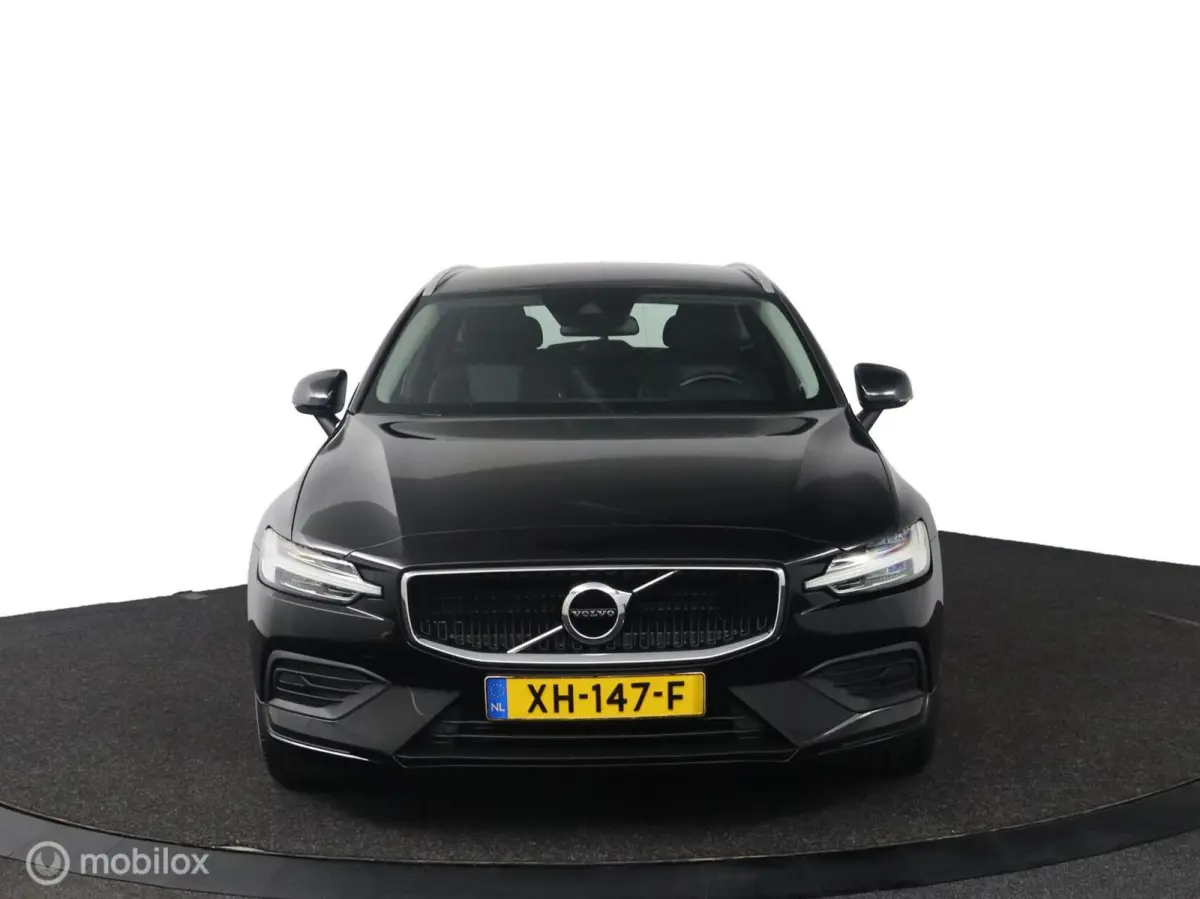 2.0 T5 Momentum | Trekhaak | Parkeersensoren Achter | Cruise Control|Climate Control Navigatie