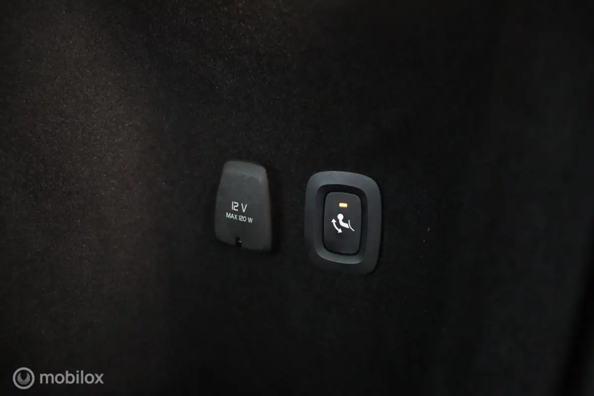 2.0 T5 Momentum | Trekhaak | Parkeersensoren Achter | Cruise Control|Climate Control Navigatie