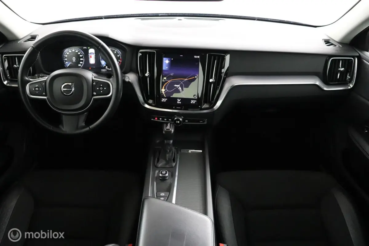 2.0 T5 Momentum | Trekhaak | Parkeersensoren Achter | Cruise Control|Climate Control Navigatie