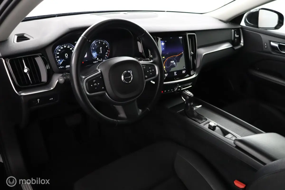 2.0 T5 Momentum | Trekhaak | Parkeersensoren Achter | Cruise Control|Climate Control Navigatie