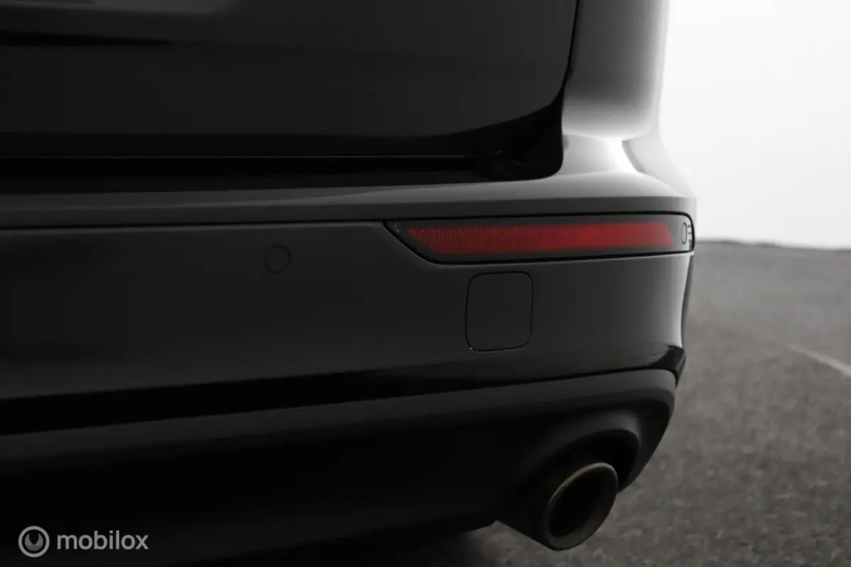 2.0 T5 Momentum | Trekhaak | Parkeersensoren Achter | Cruise Control|Climate Control Navigatie