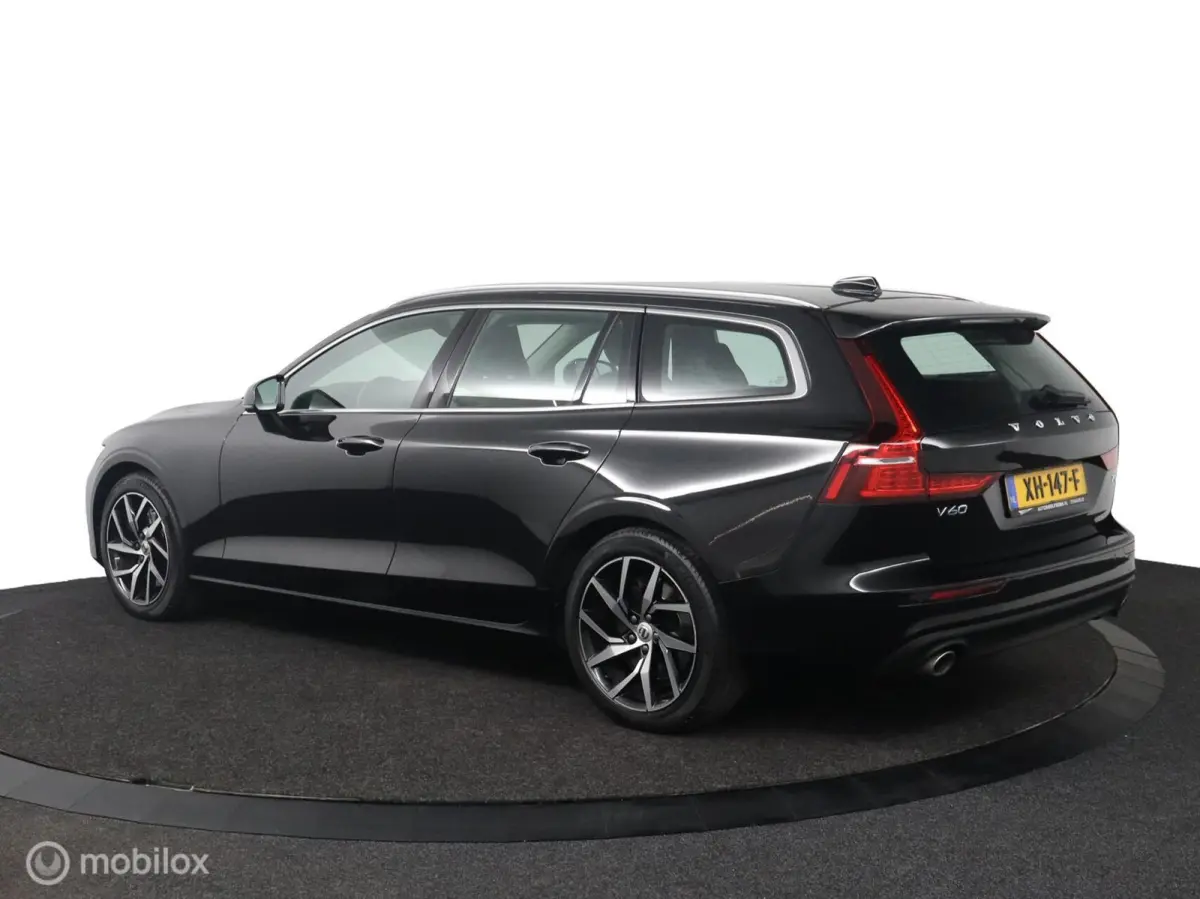2.0 T5 Momentum | Trekhaak | Parkeersensoren Achter | Cruise Control|Climate Control Navigatie
