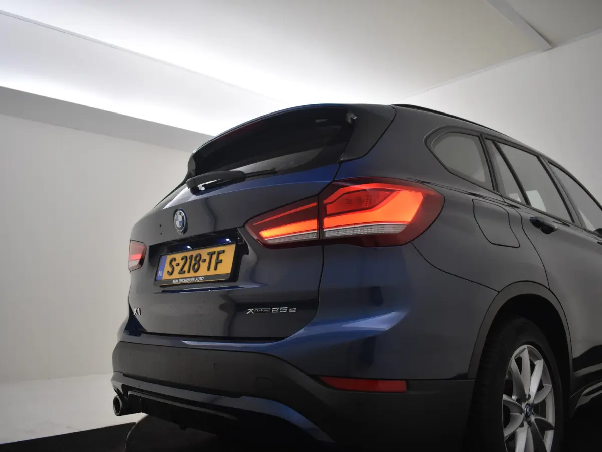 xDrive25e High Executive l Slechts 41 dkm! l Leder l Stoelverwarming l Elekt. Klep l Full Map Navigatie l Parkeersensoren l BMW Full LED l