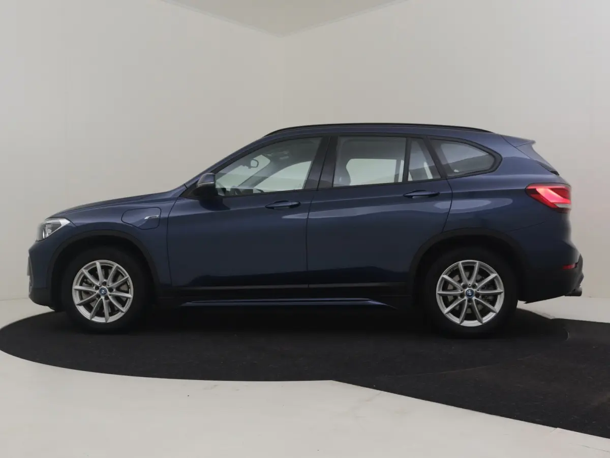 xDrive25e High Executive l Slechts 41 dkm! l Leder l Stoelverwarming l Elekt. Klep l Full Map Navigatie l Parkeersensoren l BMW Full LED l