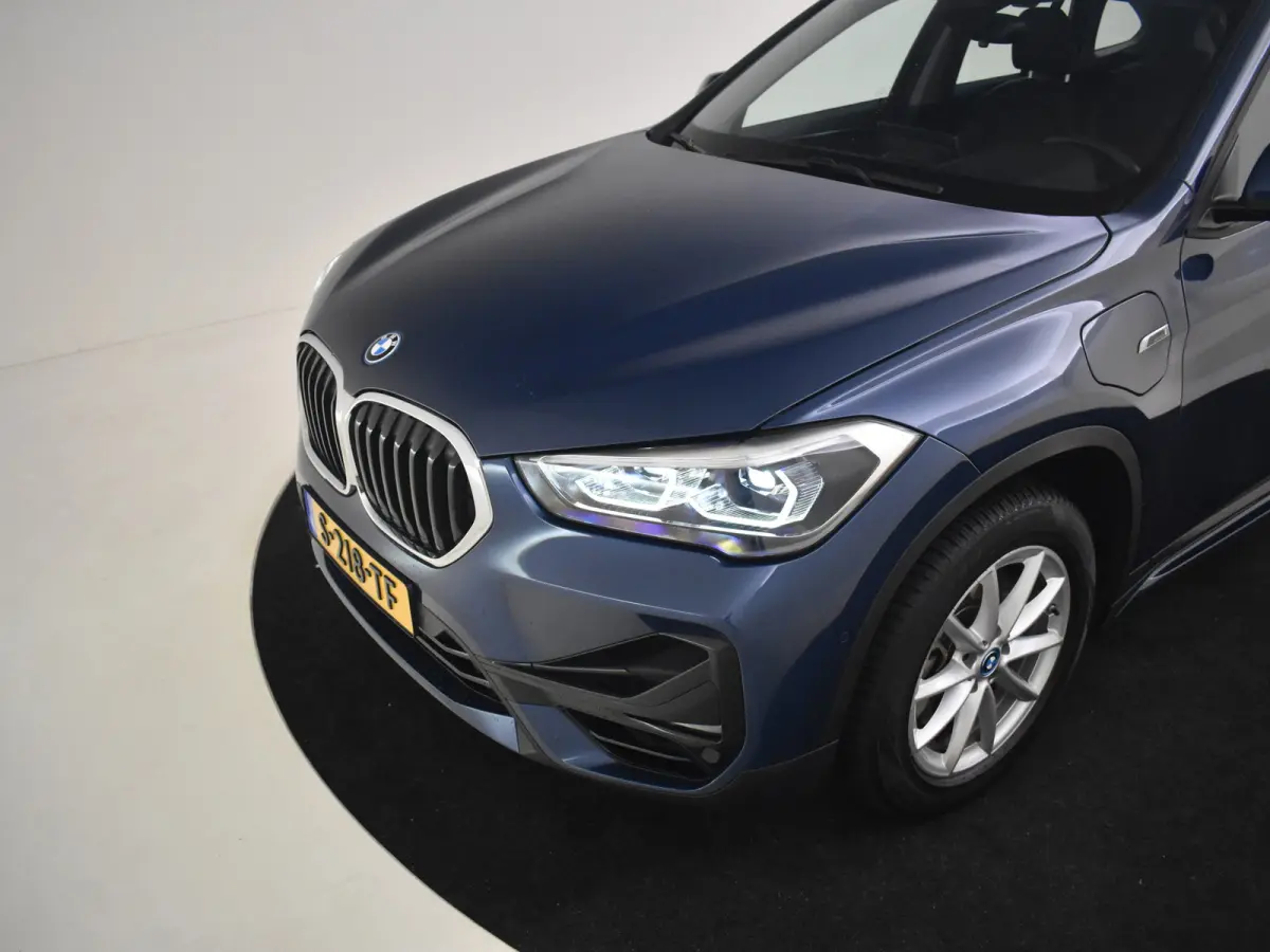 xDrive25e High Executive l Slechts 41 dkm! l Leder l Stoelverwarming l Elekt. Klep l Full Map Navigatie l Parkeersensoren l BMW Full LED l
