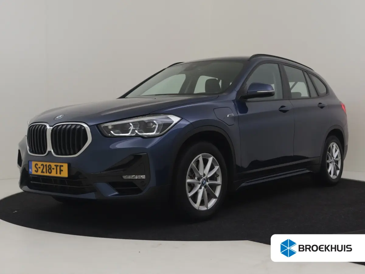 xDrive25e High Executive l Slechts 41 dkm! l Leder l Stoelverwarming l Elekt. Klep l Full Map Navigatie l Parkeersensoren l BMW Full LED l