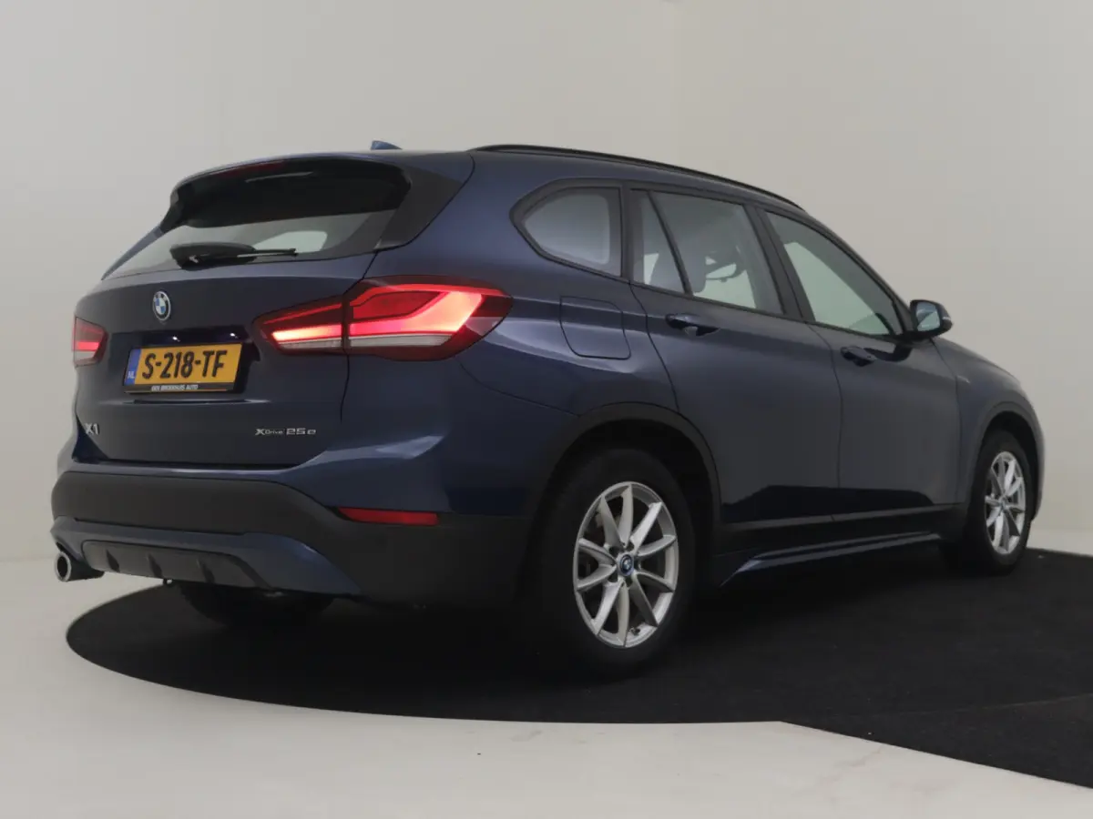 xDrive25e High Executive l Slechts 41 dkm! l Leder l Stoelverwarming l Elekt. Klep l Full Map Navigatie l Parkeersensoren l BMW Full LED l