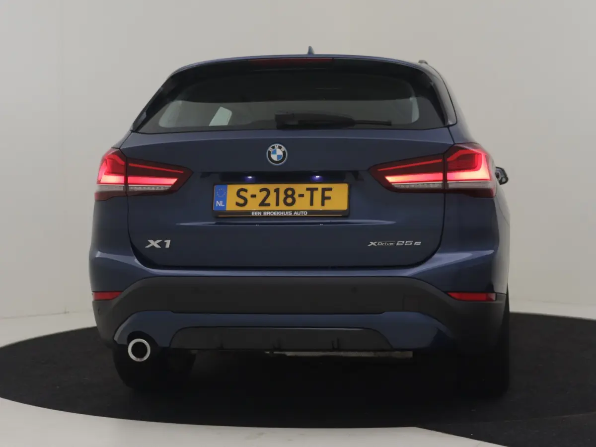 xDrive25e High Executive l Slechts 41 dkm! l Leder l Stoelverwarming l Elekt. Klep l Full Map Navigatie l Parkeersensoren l BMW Full LED l
