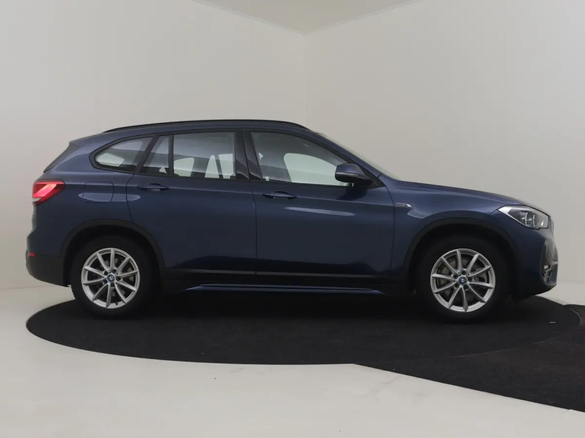 xDrive25e High Executive l Slechts 41 dkm! l Leder l Stoelverwarming l Elekt. Klep l Full Map Navigatie l Parkeersensoren l BMW Full LED l
