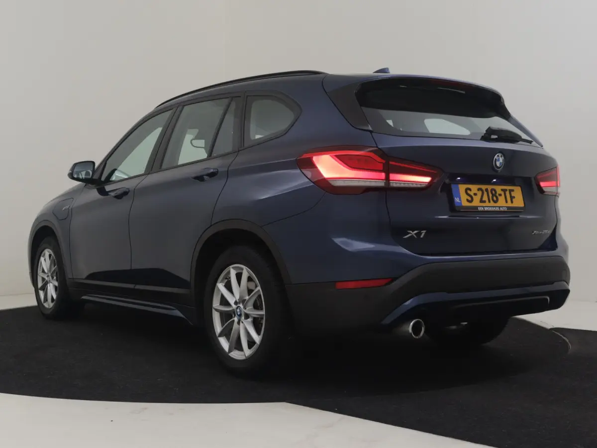xDrive25e High Executive l Slechts 41 dkm! l Leder l Stoelverwarming l Elekt. Klep l Full Map Navigatie l Parkeersensoren l BMW Full LED l