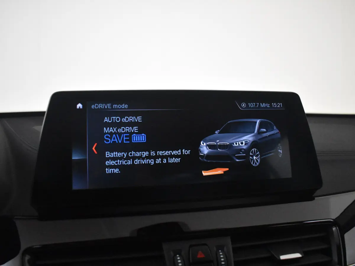 xDrive25e High Executive l Slechts 41 dkm! l Leder l Stoelverwarming l Elekt. Klep l Full Map Navigatie l Parkeersensoren l BMW Full LED l