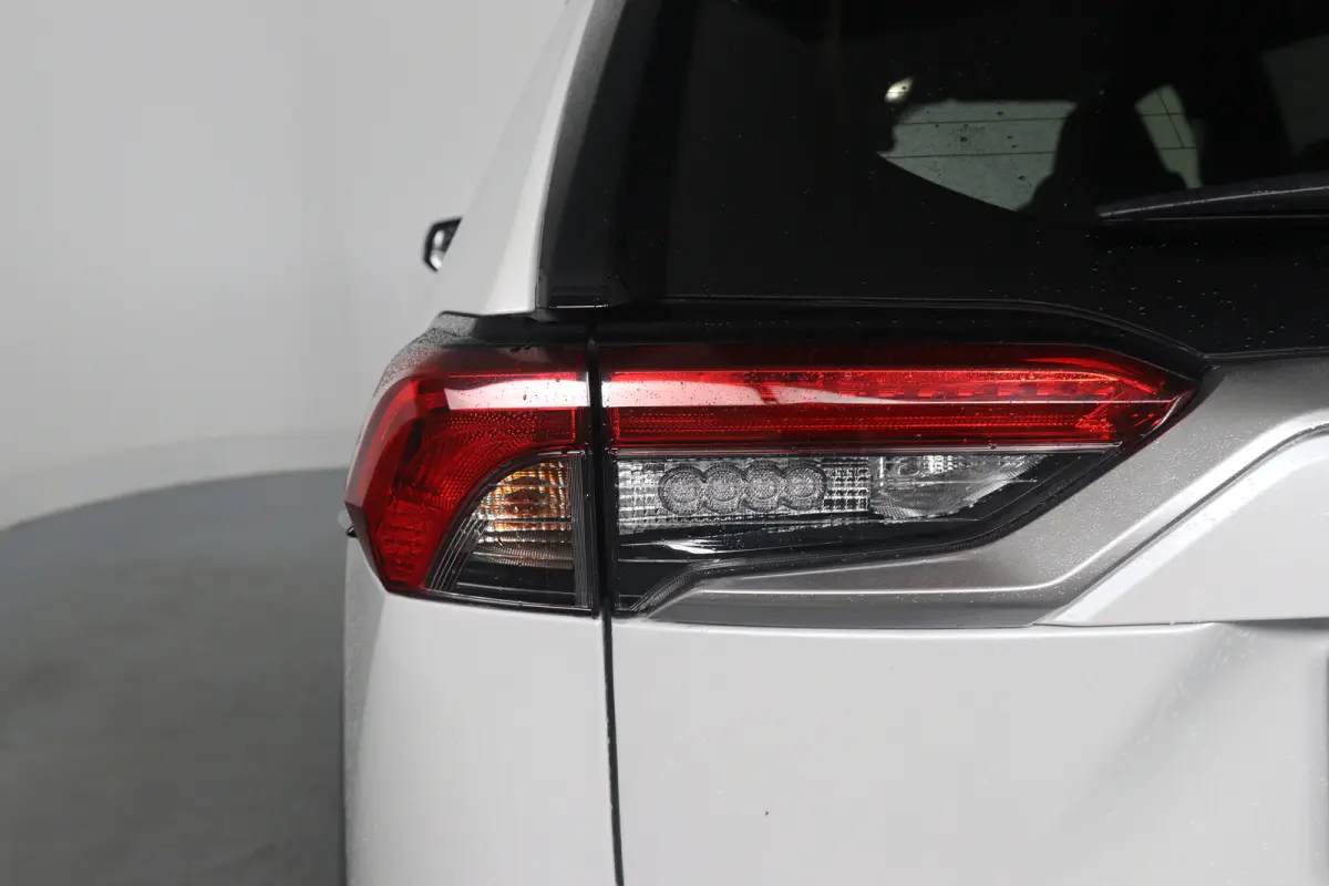 2.5 Hybrid Style Bi-Tone | 360 Camera | Adaptive Cruise | JBL Audio | Elektr Stoel | Stoel-/stuurverwarming | Keyless | Elektr Achterklep