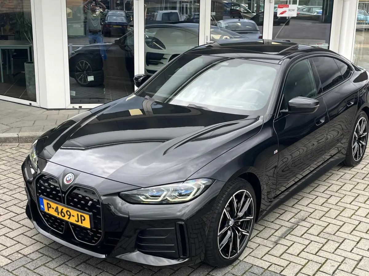 eDrive40 M-SPORT 84 kWh SOH95% LASER+PANO+ACC+H&K+TRE