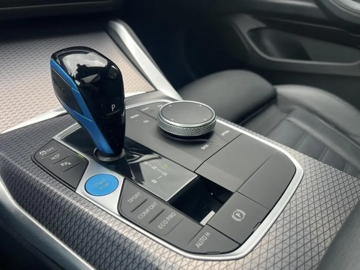 eDrive40 M-SPORT 84 kWh SOH95% LASER+PANO+ACC+H&K+TRE