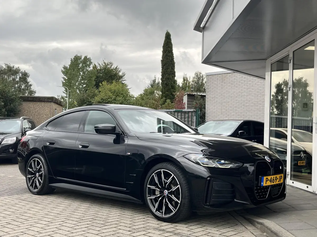 eDrive40 M-SPORT 84 kWh SOH95% LASER+PANO+ACC+H&K+TRE