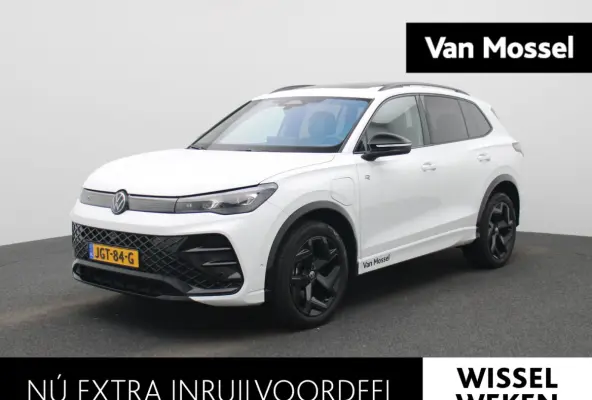 1.5 eHybrid R-Line 272 PK | Panoramadak | Blackline | Groot scherm Navigatie | Leder | Memory | Head Up | Harman Kardon | stuur en stoelverwarming | 360 Camera | Matrix | Side Assist |