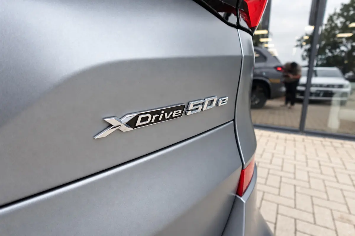 XDrive50e PANO SKYLOUNGE FROZEN GREY VOL