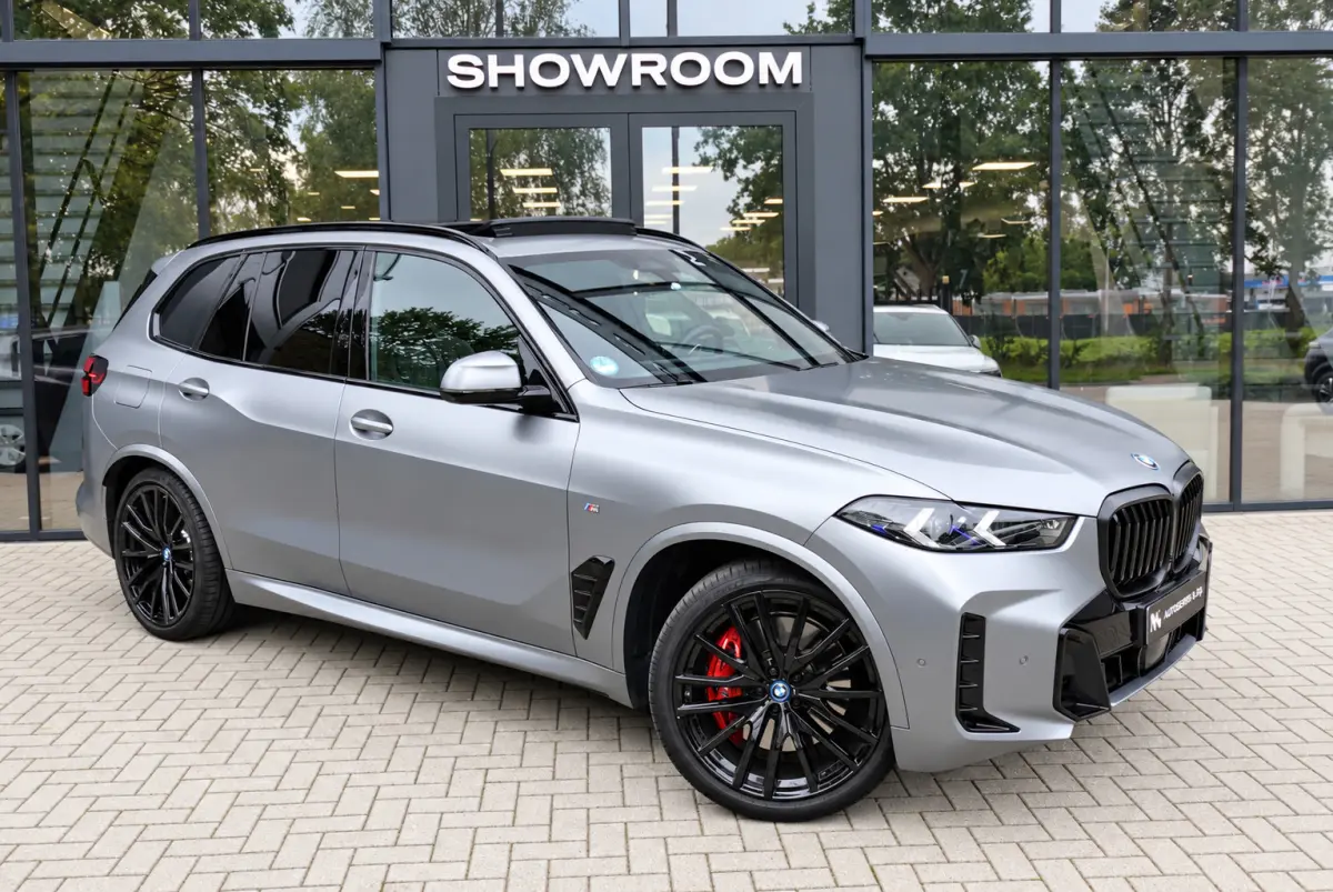 XDrive50e PANO SKYLOUNGE FROZEN GREY VOL