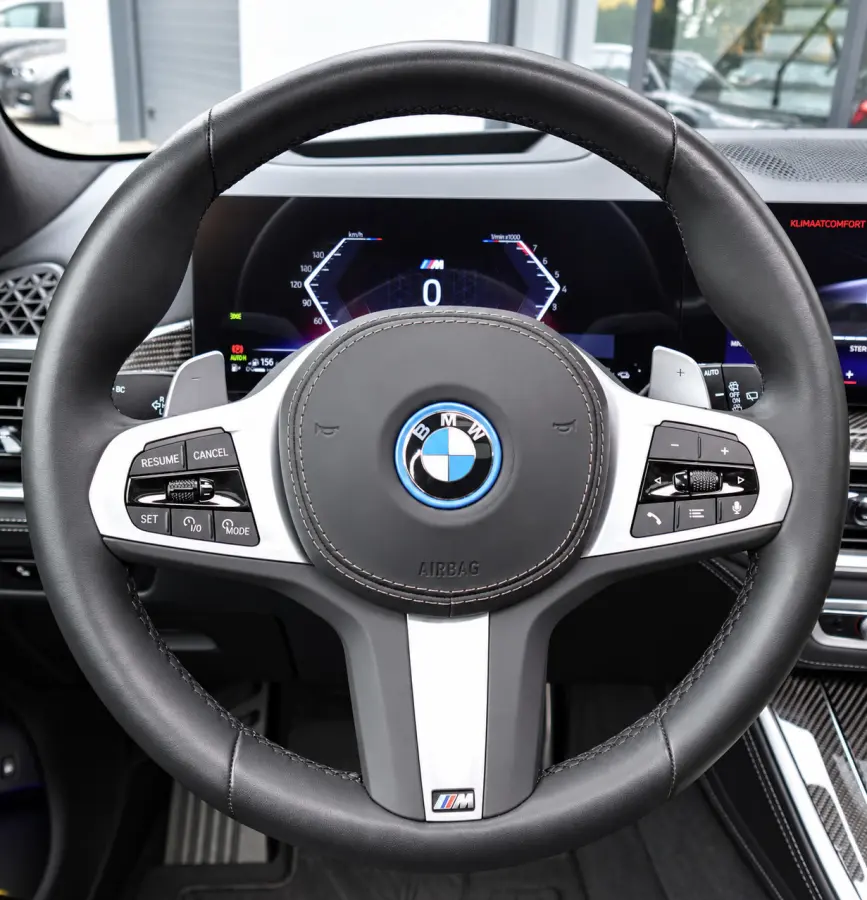 XDrive50e PANO SKYLOUNGE FROZEN GREY VOL