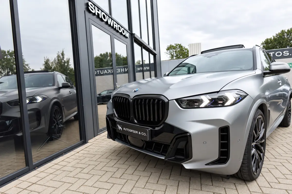 XDrive50e PANO SKYLOUNGE FROZEN GREY VOL