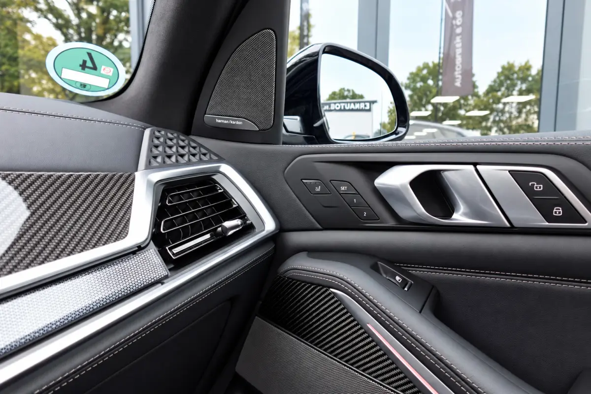 XDrive50e PANO SKYLOUNGE FROZEN GREY VOL