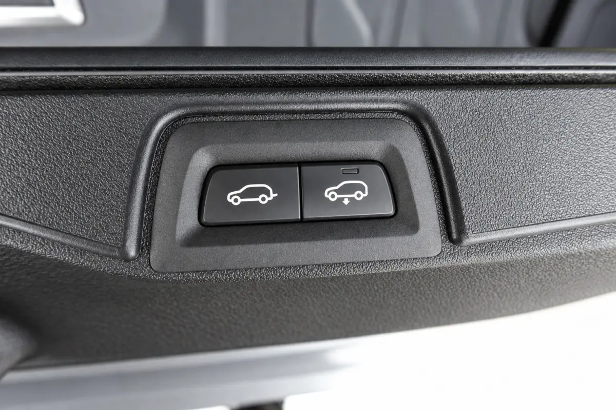 XDrive50e PANO SKYLOUNGE FROZEN GREY VOL