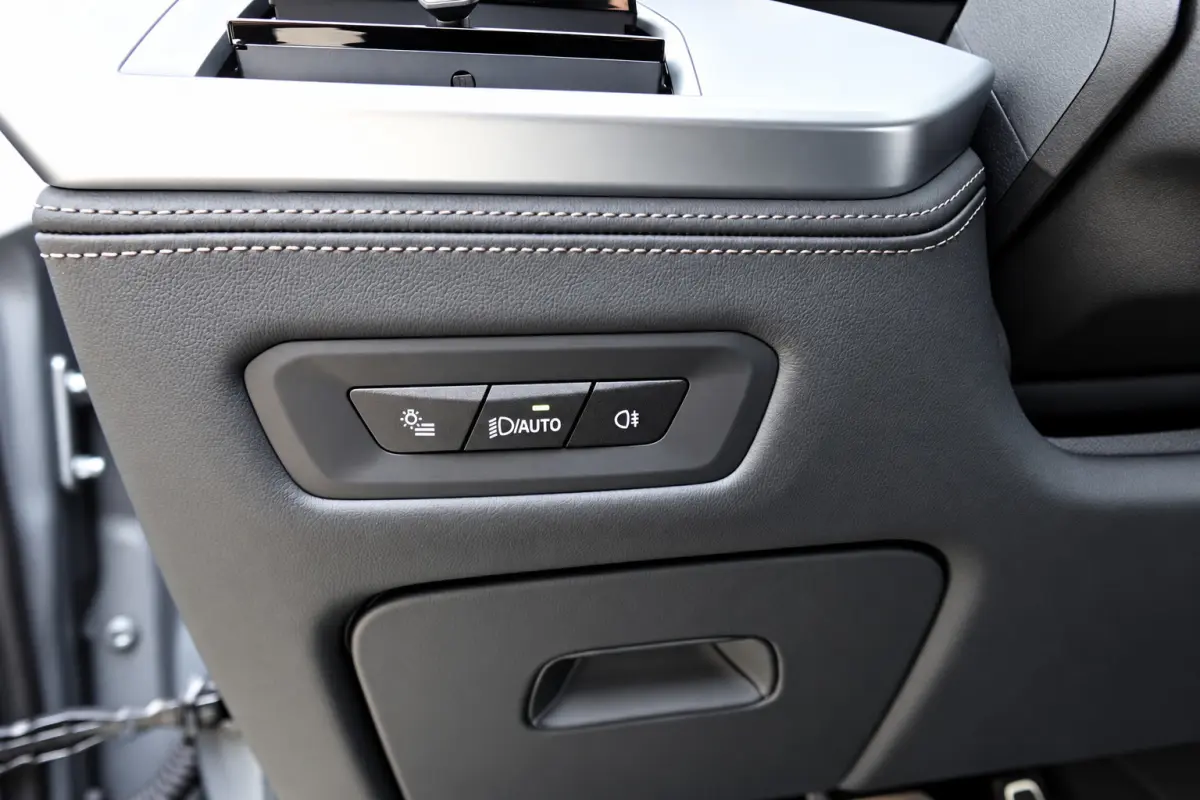XDrive50e PANO SKYLOUNGE FROZEN GREY VOL
