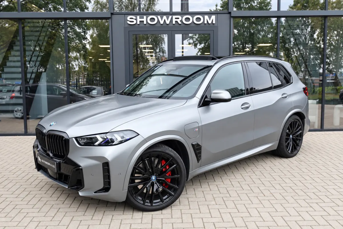 XDrive50e PANO SKYLOUNGE FROZEN GREY VOL
