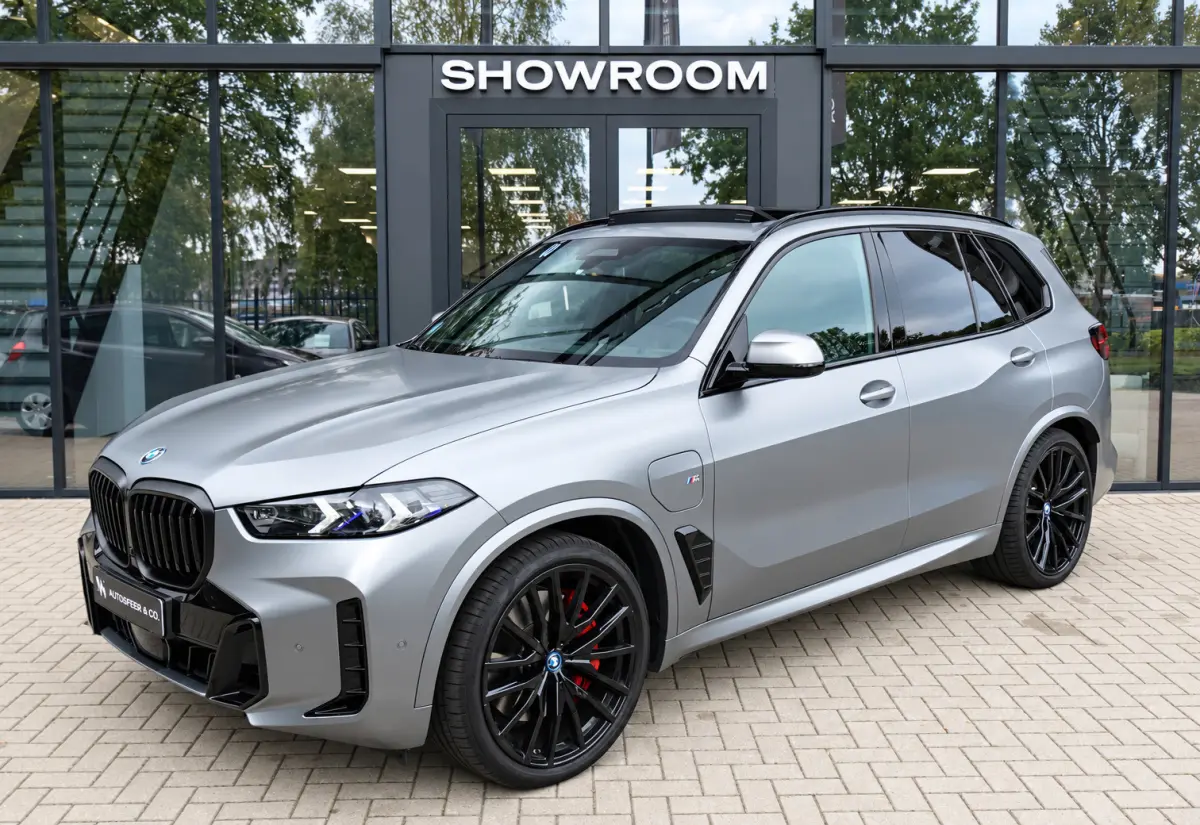XDrive50e PANO SKYLOUNGE FROZEN GREY VOL