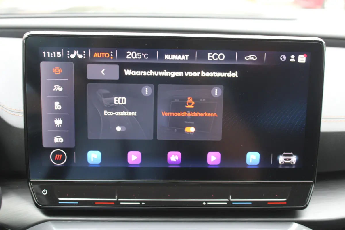 1.4 TSI e-Hybrid Essential l Adaptieve Cruise Control l PDC l Achteruitrijcamera l Stuur- en Stoelverwarming l Keyless l Navi l Clima l Apple Carplay/ Android Auto