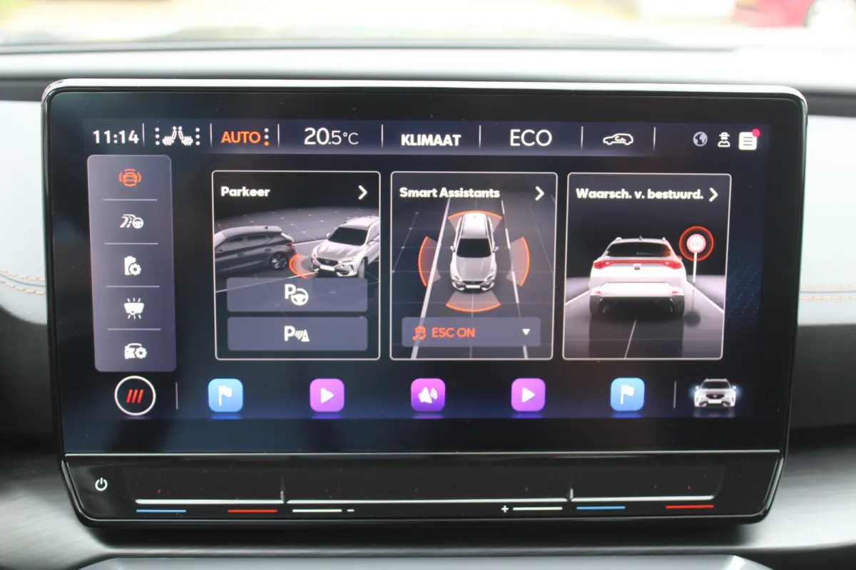 1.4 TSI e-Hybrid Essential l Adaptieve Cruise Control l PDC l Achteruitrijcamera l Stuur- en Stoelverwarming l Keyless l Navi l Clima l Apple Carplay/ Android Auto
