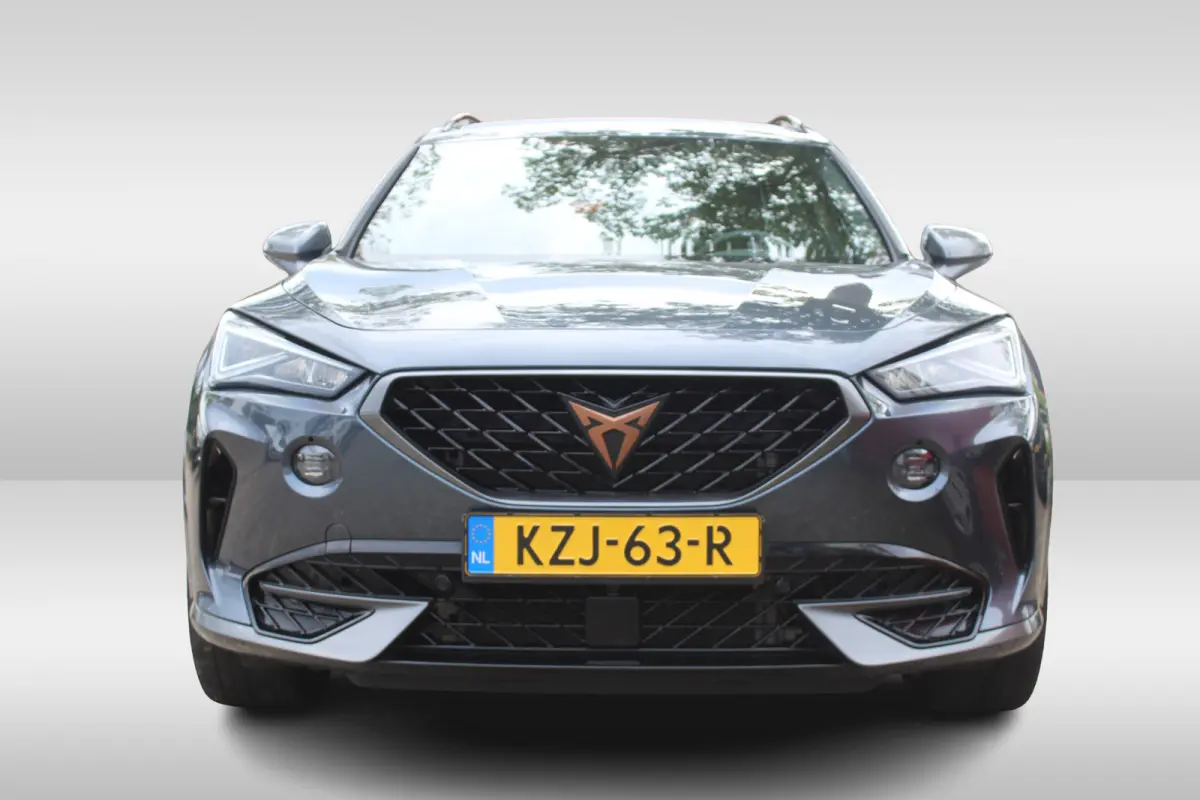 1.4 TSI e-Hybrid Essential l Adaptieve Cruise Control l PDC l Achteruitrijcamera l Stuur- en Stoelverwarming l Keyless l Navi l Clima l Apple Carplay/ Android Auto