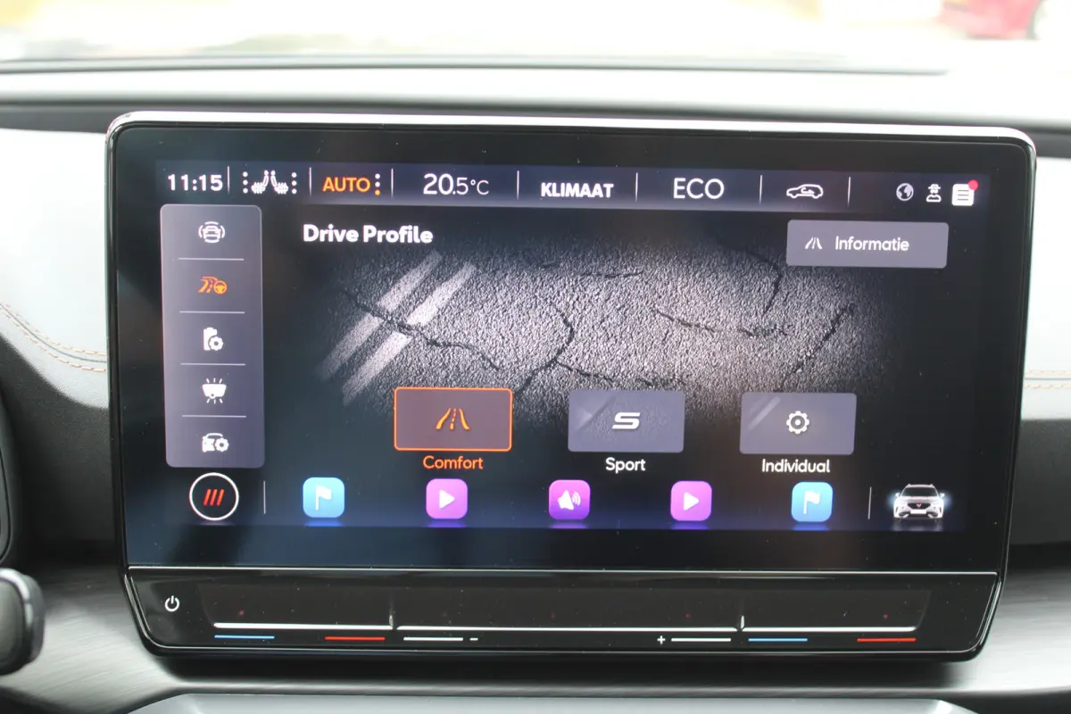 1.4 TSI e-Hybrid Essential l Adaptieve Cruise Control l PDC l Achteruitrijcamera l Stuur- en Stoelverwarming l Keyless l Navi l Clima l Apple Carplay/ Android Auto