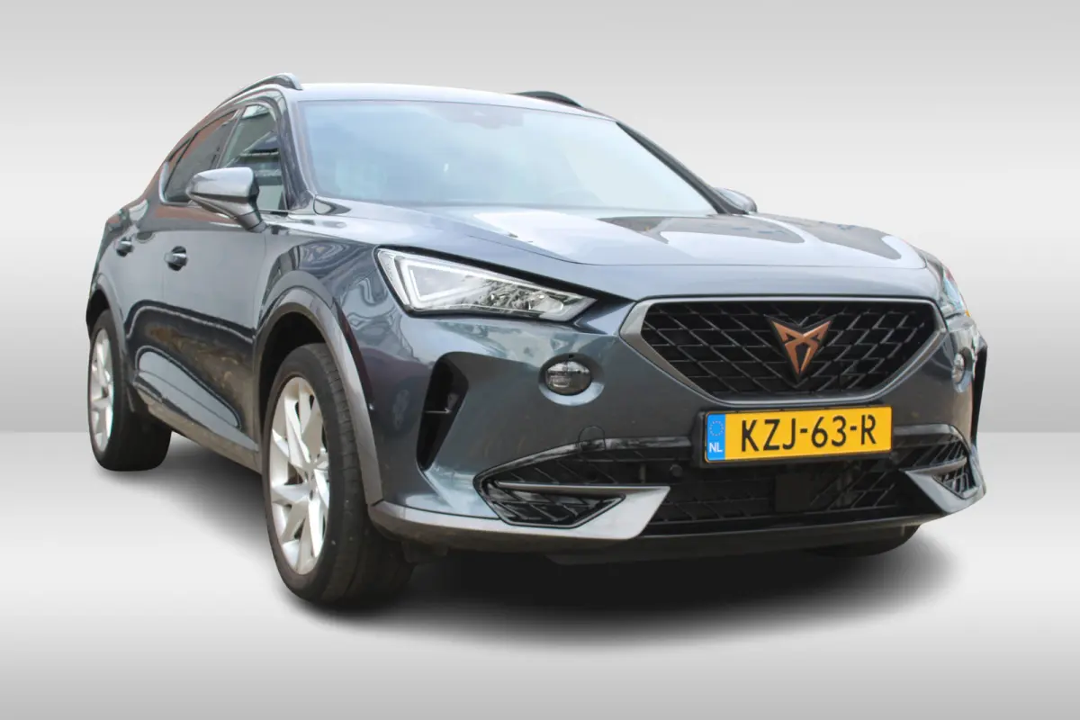 1.4 TSI e-Hybrid Essential l Adaptieve Cruise Control l PDC l Achteruitrijcamera l Stuur- en Stoelverwarming l Keyless l Navi l Clima l Apple Carplay/ Android Auto