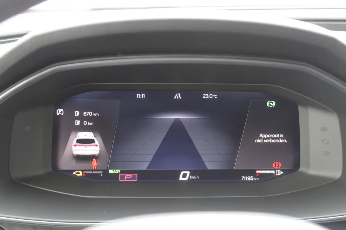 1.4 TSI e-Hybrid Essential l Adaptieve Cruise Control l PDC l Achteruitrijcamera l Stuur- en Stoelverwarming l Keyless l Navi l Clima l Apple Carplay/ Android Auto