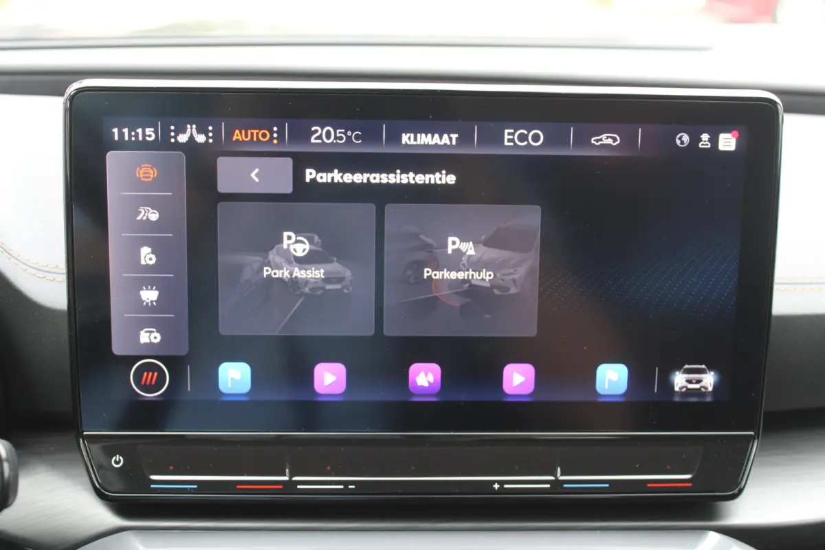 1.4 TSI e-Hybrid Essential l Adaptieve Cruise Control l PDC l Achteruitrijcamera l Stuur- en Stoelverwarming l Keyless l Navi l Clima l Apple Carplay/ Android Auto